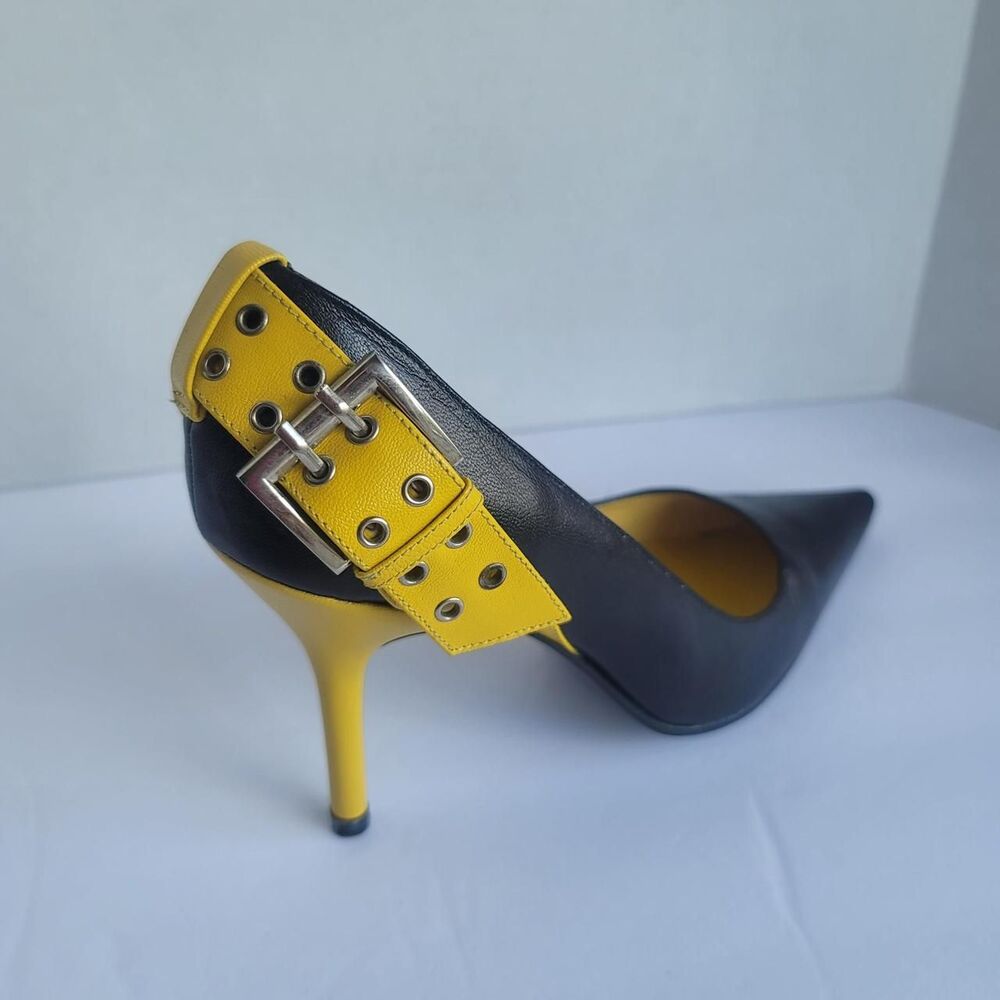 Mollini Women's Yellow and Black Courts